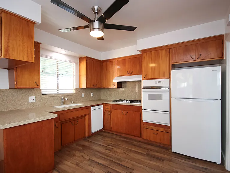 1621 Raymond Hill Rd #A — Photo 8
