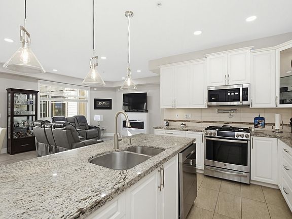 4th image of 32445 Simon Ave #401