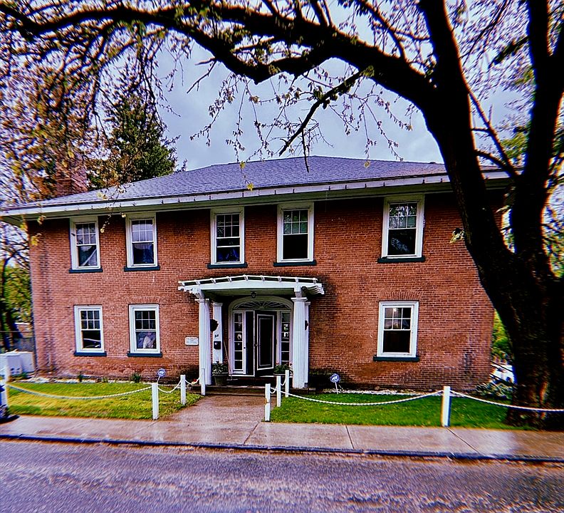 1st image of 54 Ridgewood Pl