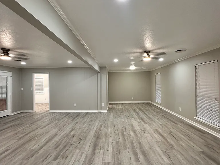 121 Fern Valley Rd — Photo 3