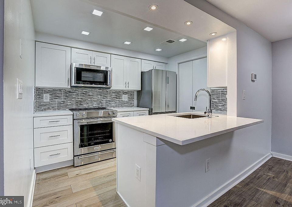Beautiful 2 Bedroom Condo