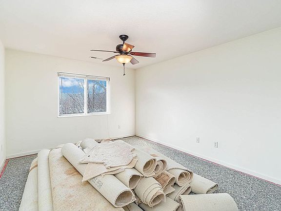 5th image of 2235 Rolling Hills Dr