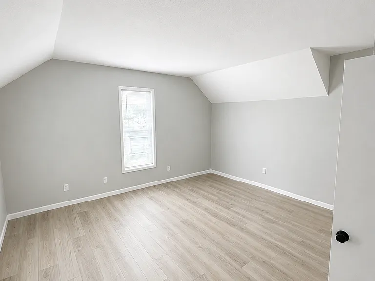 Upstairs Bedroom 1