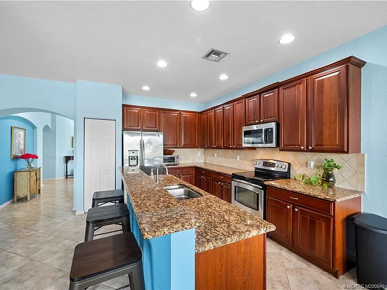 691 SW Glen Crest Way — Photo 35