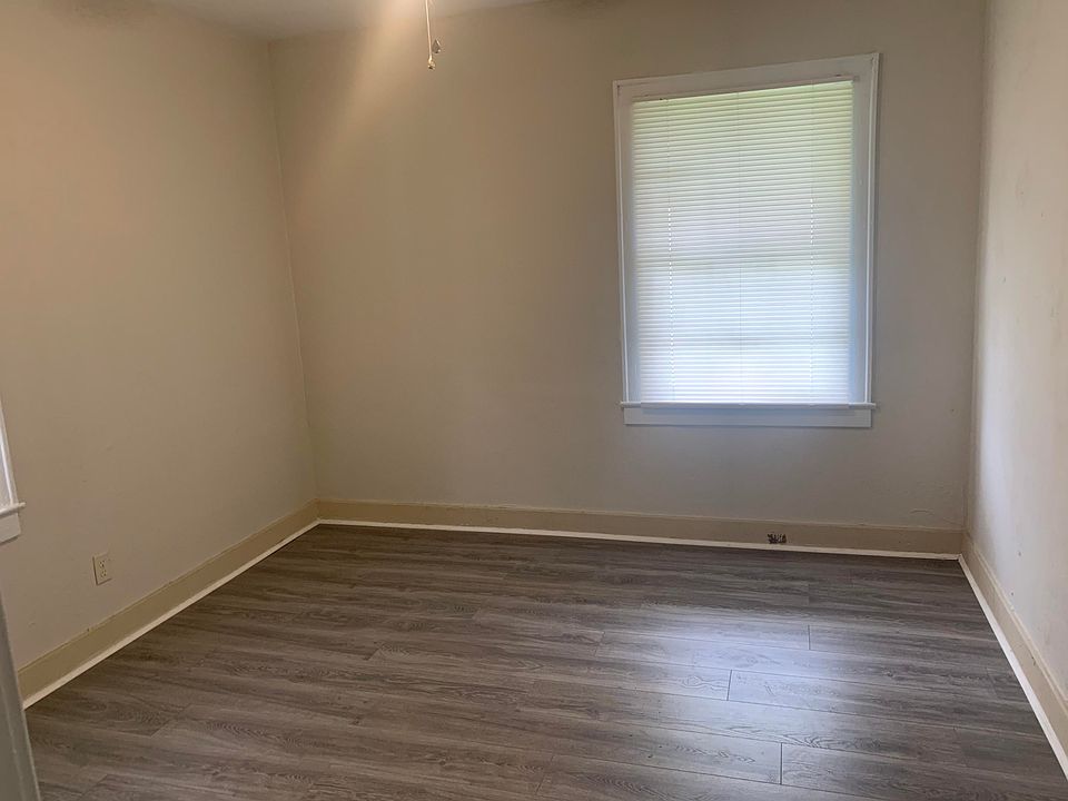1st image of 2200 Chamberlain Ave #1