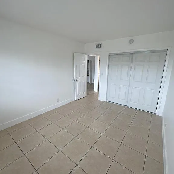 1017 NW 30th Ct #5 — Photo 6