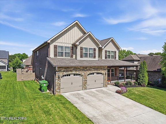 3rd image of 2113 Leah Ln