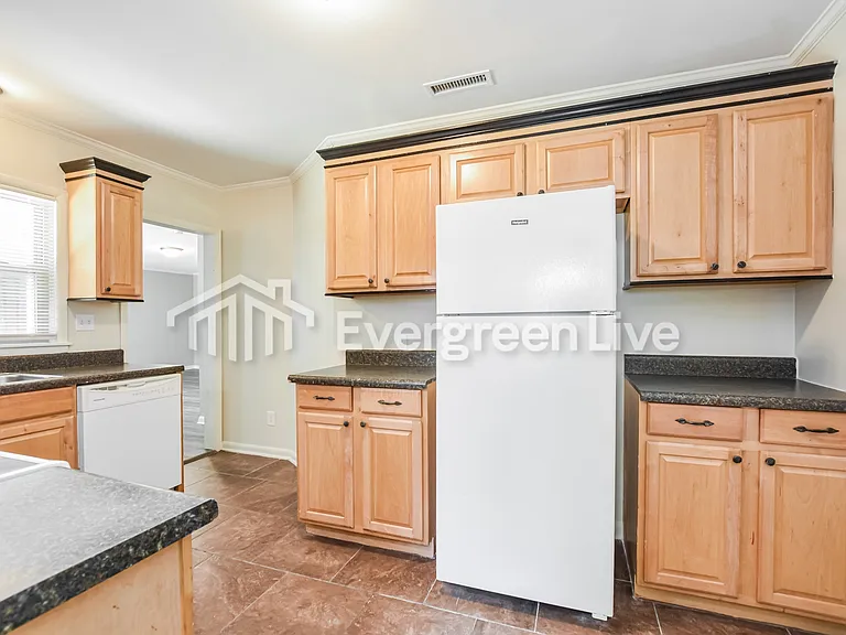 2220 11th St SE — Photo 6