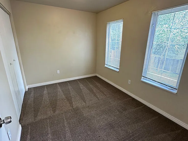 303 Hacienda Ct — Photo 8