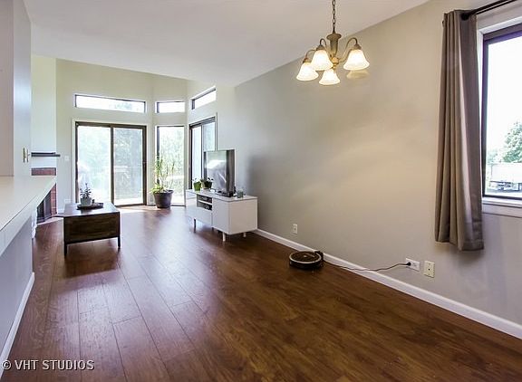 4th image of 375 W Wilmington Dr #203E