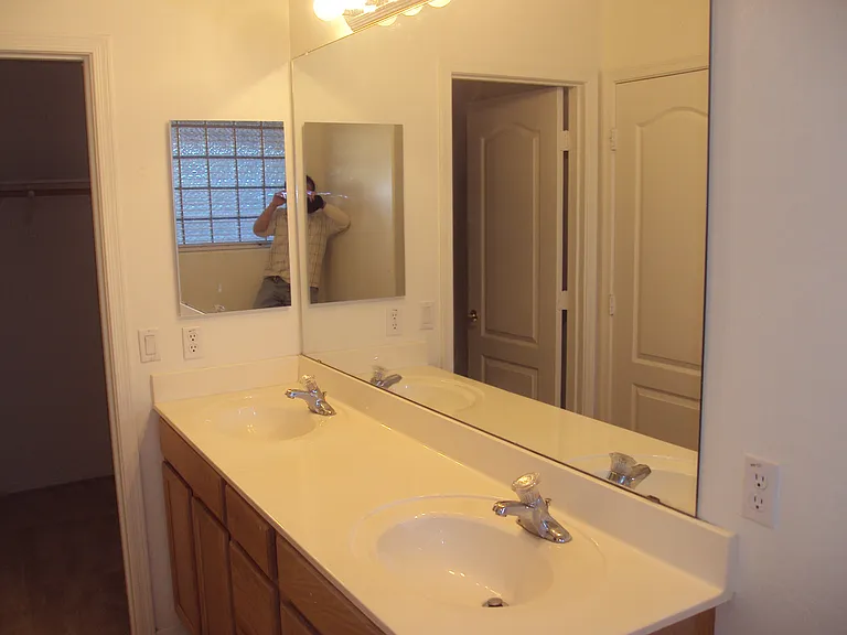 S 68th Gln — Photo 24