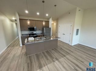 9308 W 32nd St #10, Sioux Falls, SD 57106