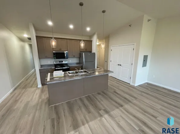 9308 W 32nd St #10, Sioux Falls, SD 57106