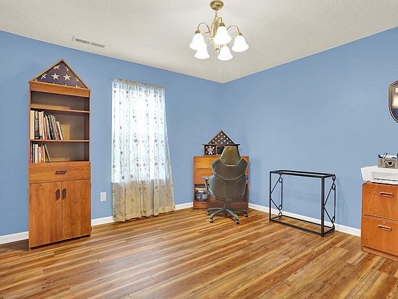 3rd image of 4228 Stubbington Ln