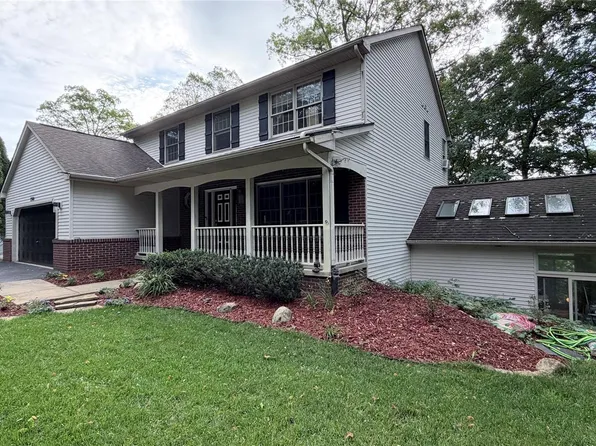7500 Welle Rd, Brighton, MI 48116