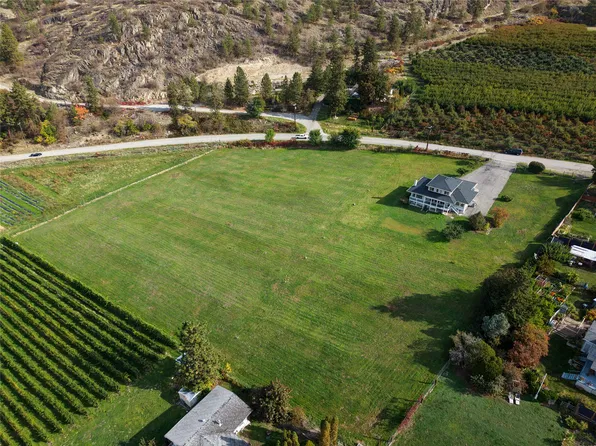 3925 N Naramata Rd, Naramata, BC V0H 1N1