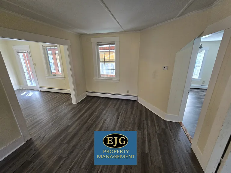 20 Pleasant St #A — Photo 16