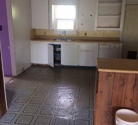 3rd image of 707 W Saint Louis Ave