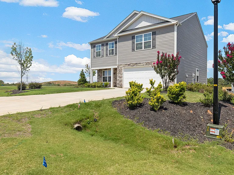 109 W Farm Loop — Photo 1