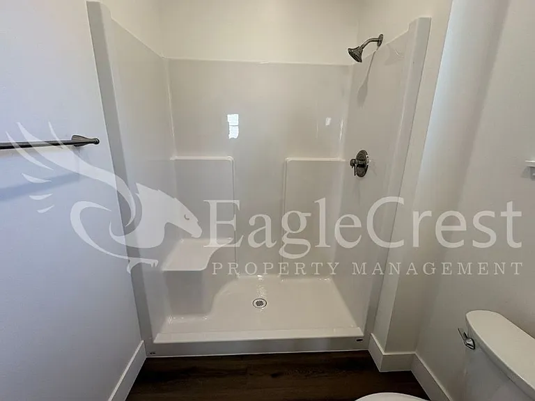 420 Ankeny St — Photo 34