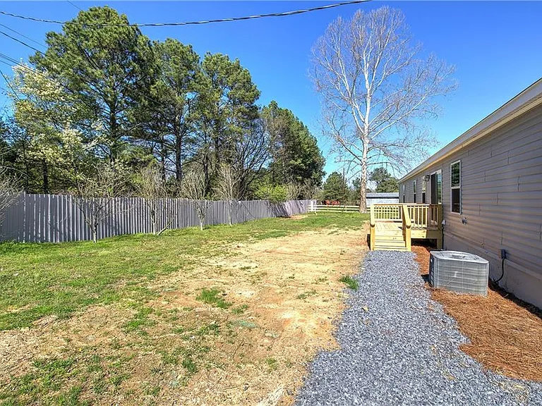 81 Popham Rd — Photo 36