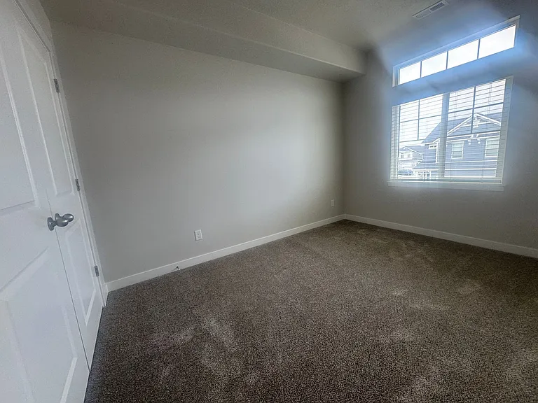 759 N Hilltop Dr — Photo 17