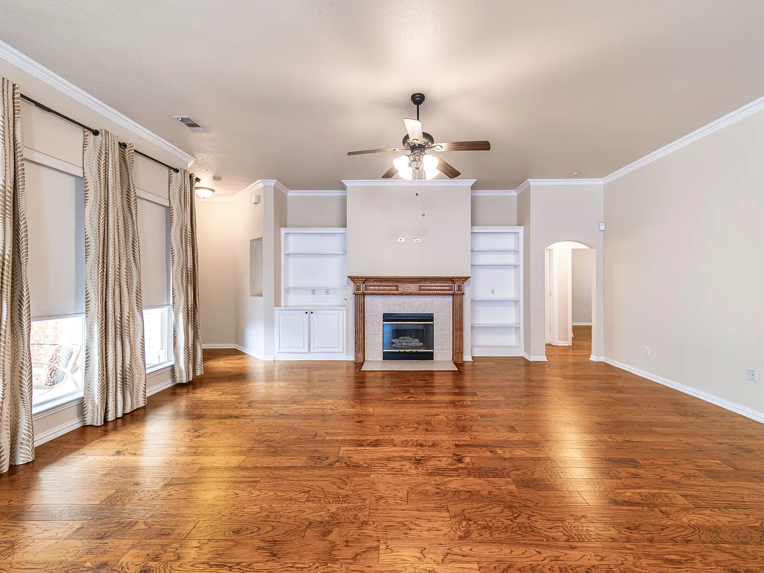 3 bed, 2128 sqft, $3,200 — Photo 4