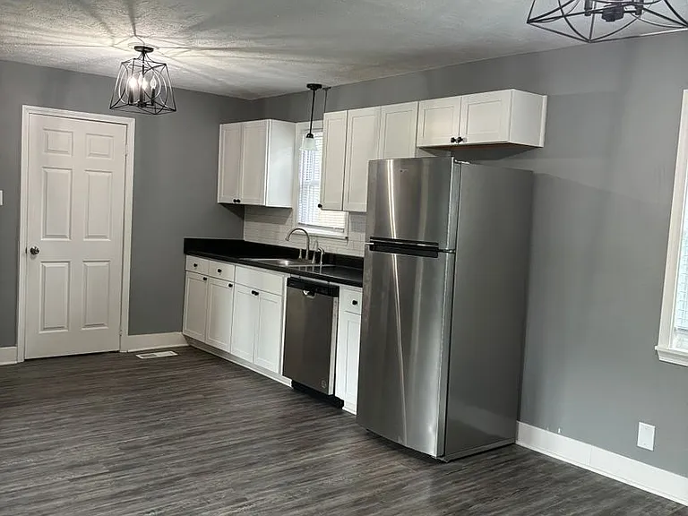 135 N Meadow Dr — Photo 5