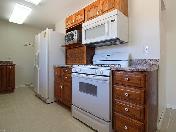 5th image of 125 Humphrey Dr