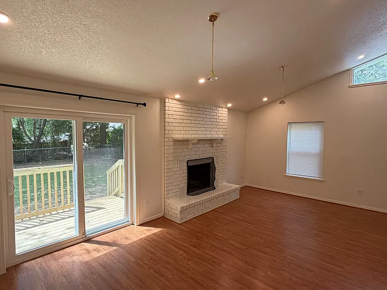 1841 N Seminole Ct — Photo 3