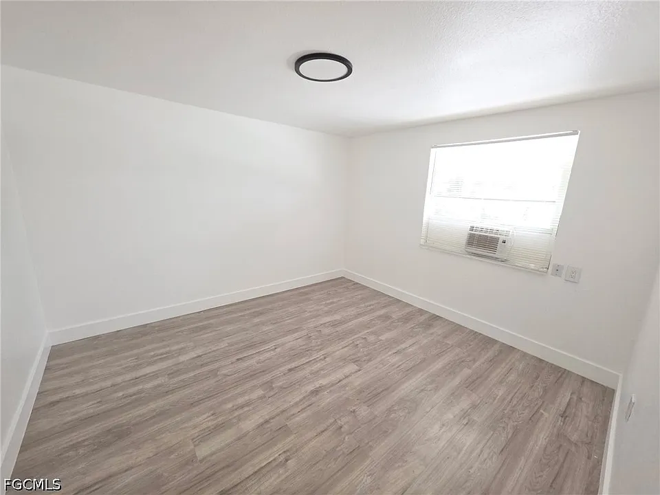 420 Fairfax Dr #1