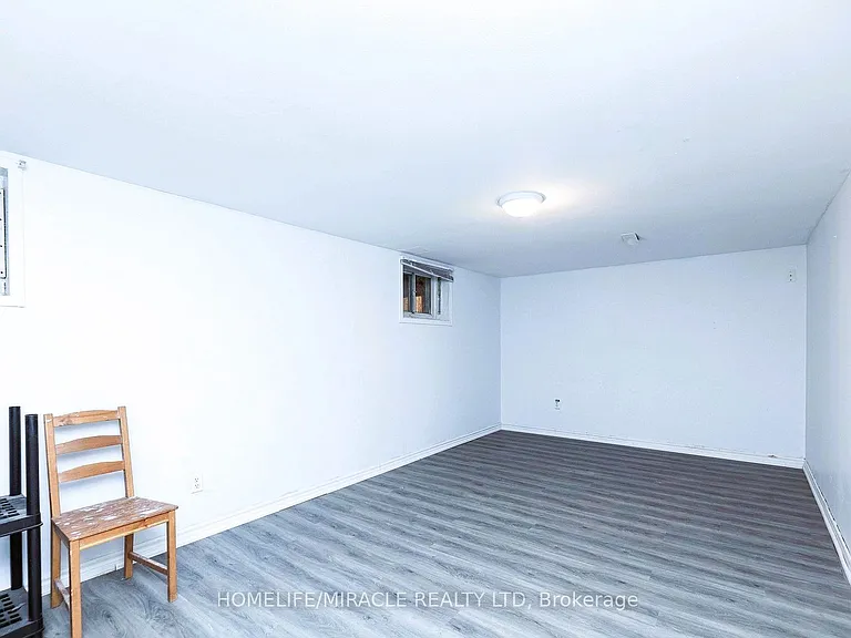 1251 Warden Ave #BASEMENT — Photo 11