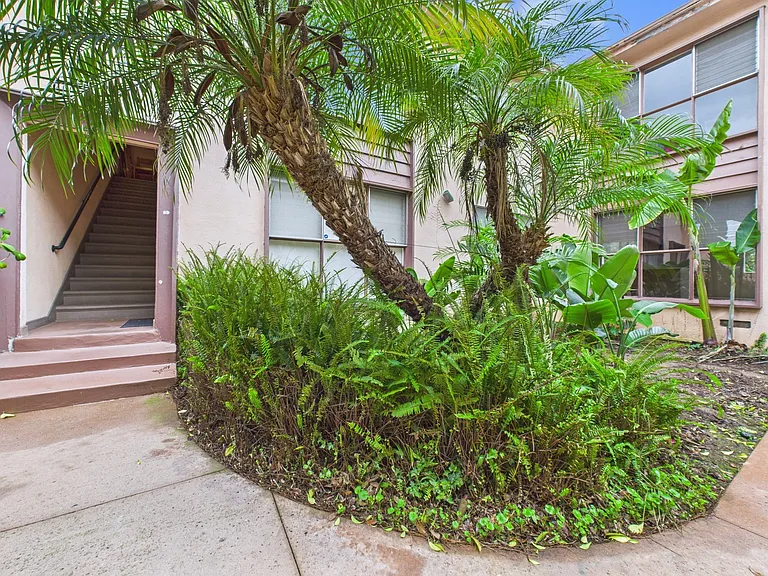 The Biarritz Apartments — Photo 23
