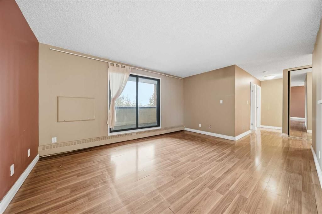 8604 E 48th Ave NW #308, Calgary, AB - View 3