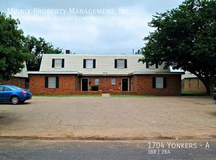 1704 Yonkers St #A, Plainview, TX 79072