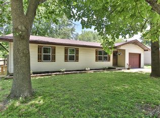 1118 S Martin St, Bolivar, MO 65613