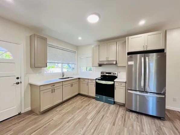 99-45 Ieie Pl, Aiea, HI 96701