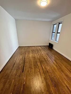 Rented by Reyes & Elsamad Real Estate Group | media 6