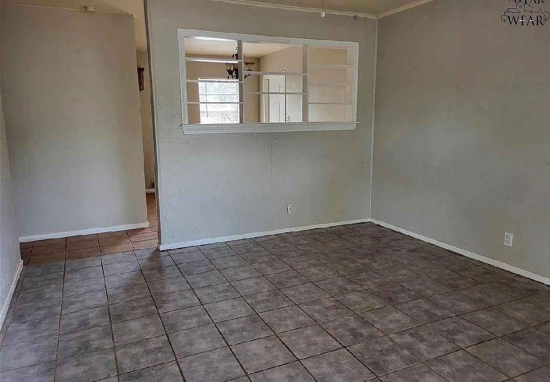 Building Photo - 1408 Deville St