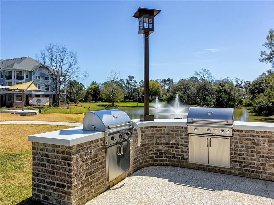 Outdoor Kitchen