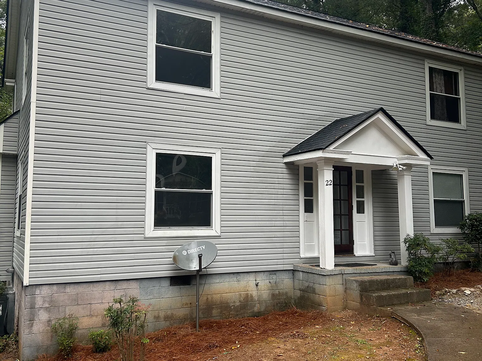 22 Townview Rd SE — Photo 1