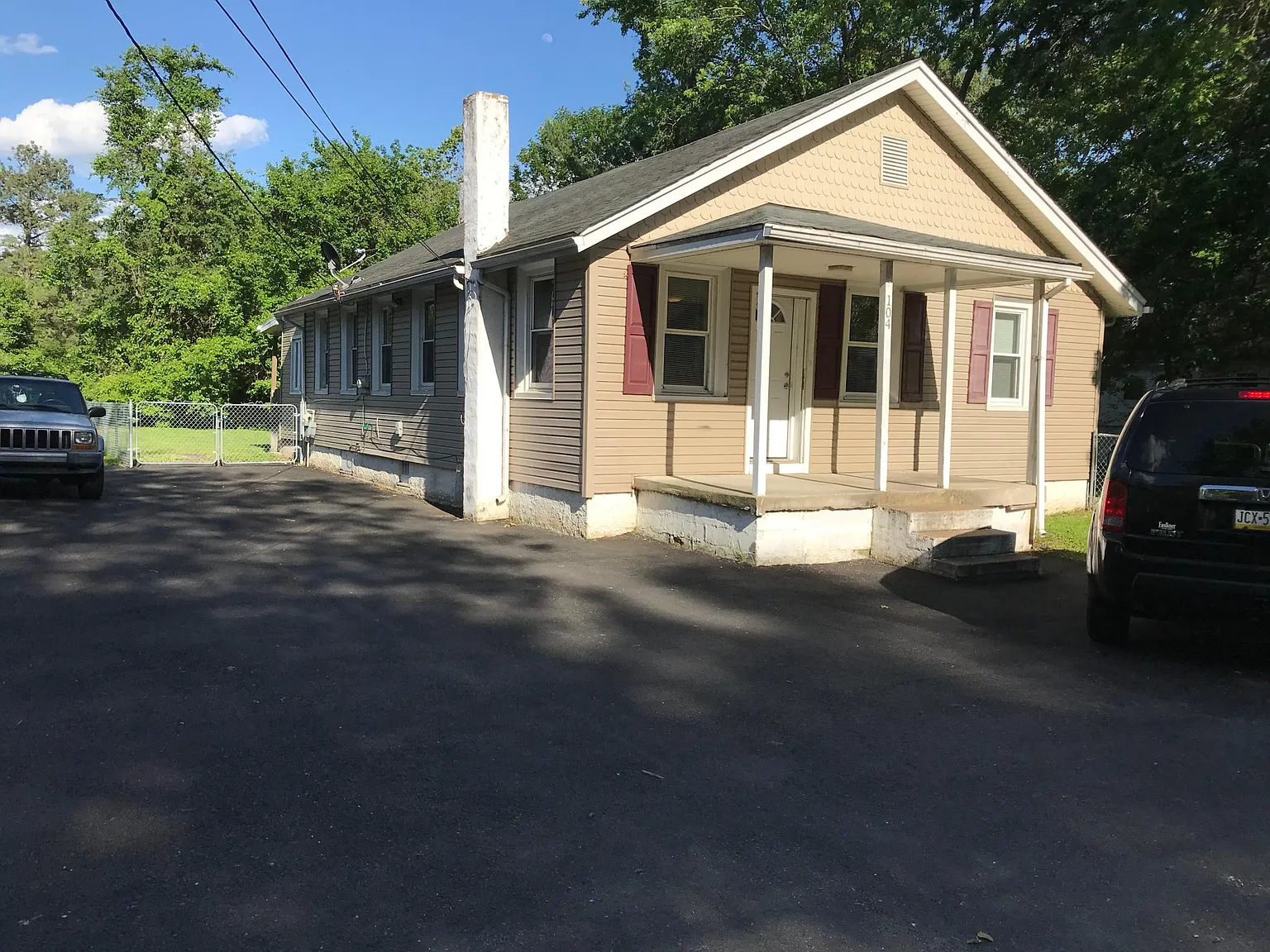 104 Brookside Ave — Photo 3