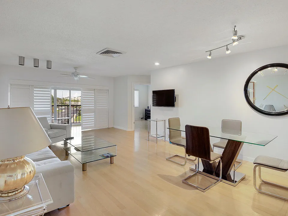 4230 Deste Ct #303