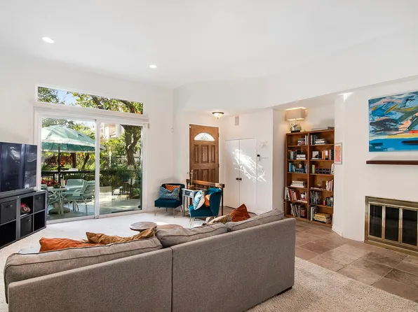 5401 Zelzah Ave APT 125, Encino, CA 91316
