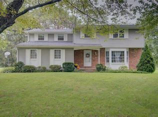 6210 Fairway Ln, Allentown, PA 18106