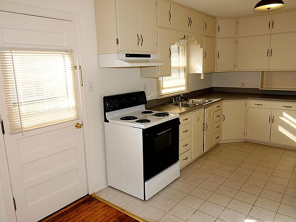 4th image of 2301 W Maine St