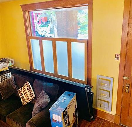 5th image of 408 W Hutchinson Ave