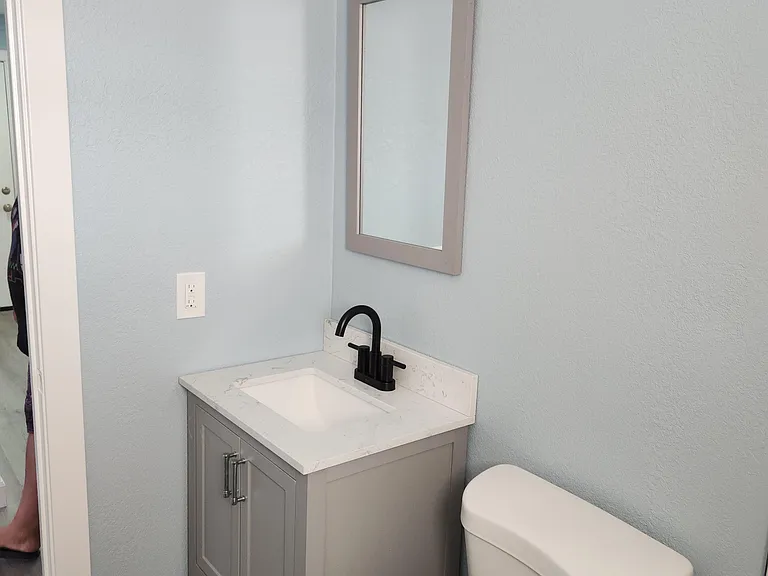 5002 S 36th Dr — Photo 5