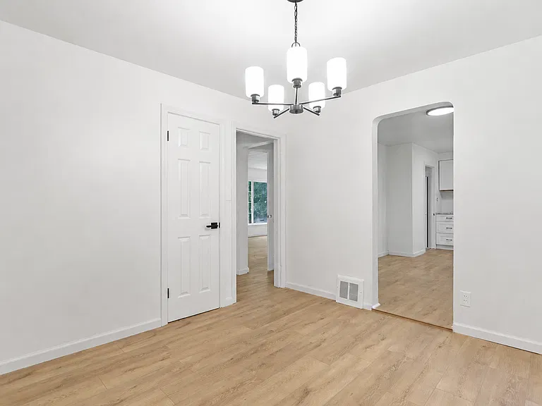 18601 Harlan Dr — Photo 8