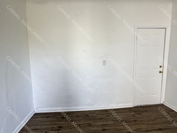 1303 Root St, Flint, MI 48503
